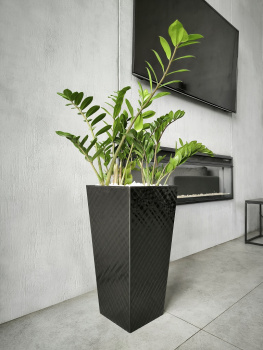 Кашпо пластм. "Manhattan Cube" высокое 34л/вставка19л 300х300мм h564мм Оникс IG671410028 *1/4 Кашпо пластм. "Manhattan Cube" высокое 34л/вставка19л 300х300мм h564мм Оникс IG671410028 *1/4