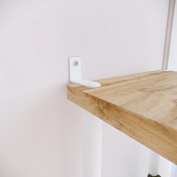 Этажерка для цвет.кашпо металл.стойки/дер.полки "Шафран17Л" 8-и м., в.1,5м Бел. ПДЦШ17Л Б "ЗМИ" *1.