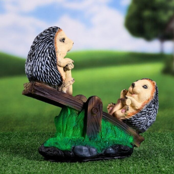 Садовая фигура "Ежи на качелях" 32х15х30см 9438632